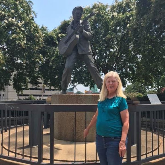 Meet your Posher, Pamela - Picture 1 of 1